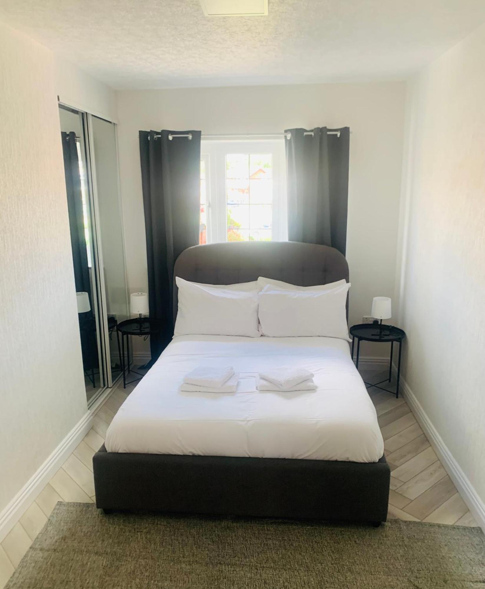 Newly Renovated, Modern 3 Bed Apartment Walmersley Extérieur photo