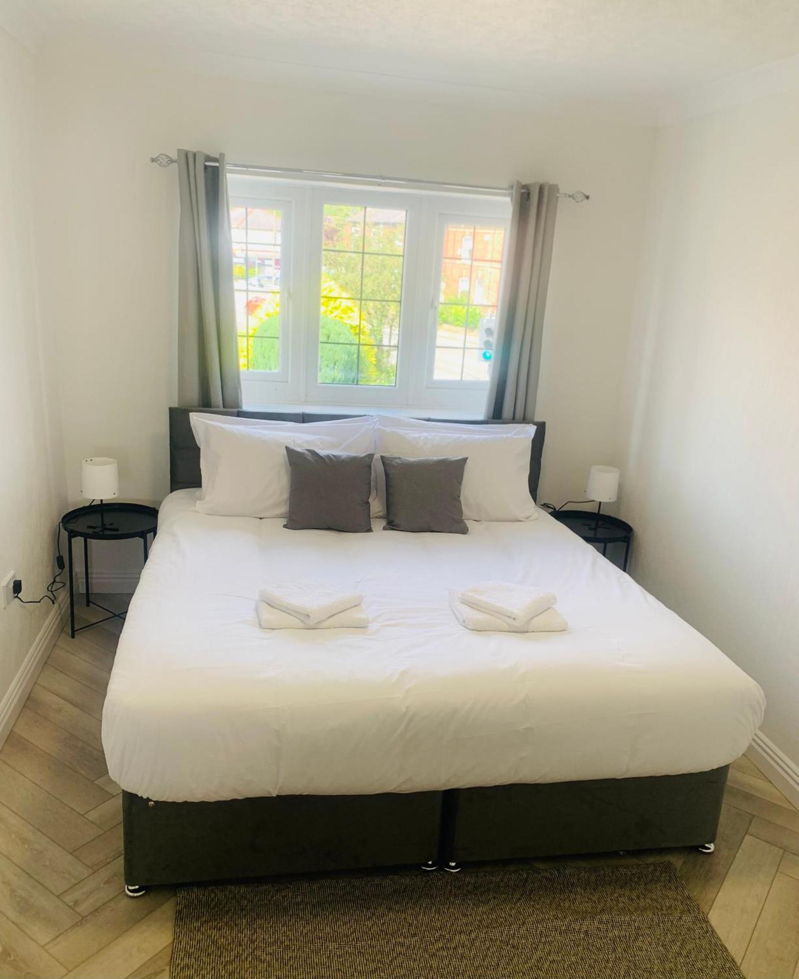 Newly Renovated, Modern 3 Bed Apartment Walmersley Extérieur photo